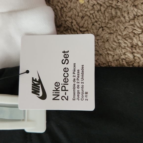 2-Piece Set - Picture 4 of 6